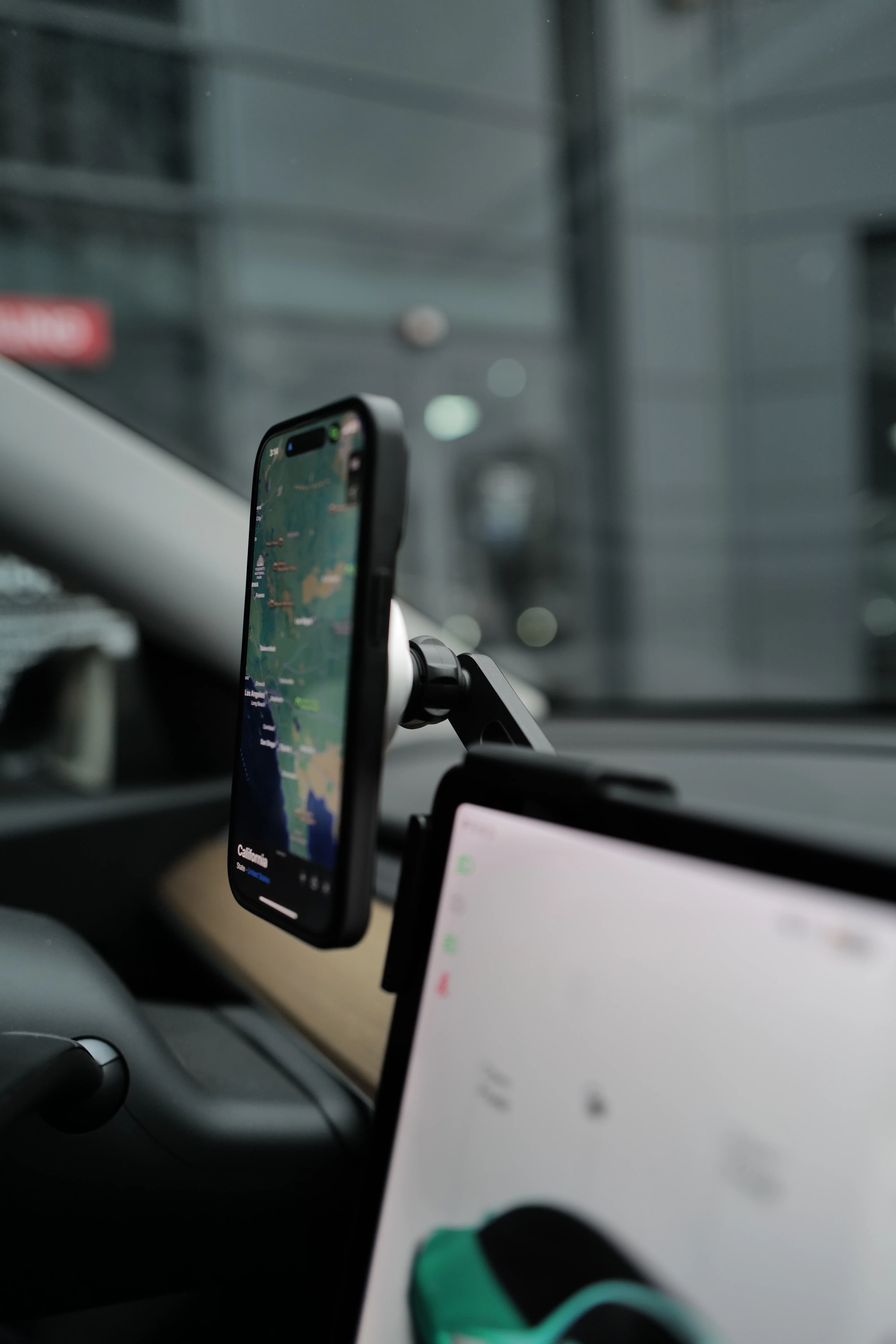 Teslahubs™ MagSafe Phone Holder - Image 12