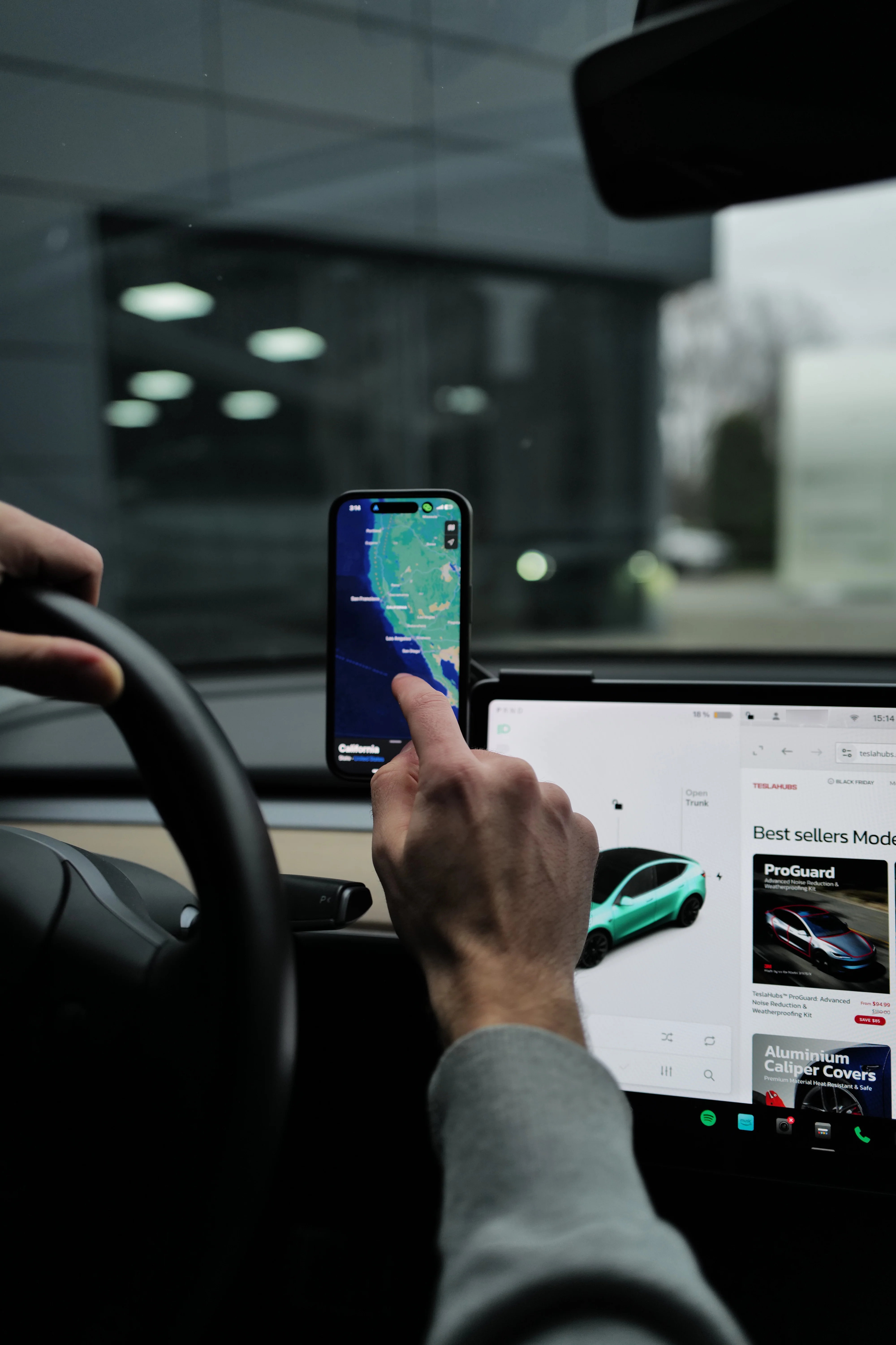 Teslahubs™ MagSafe Phone Holder - Image 13