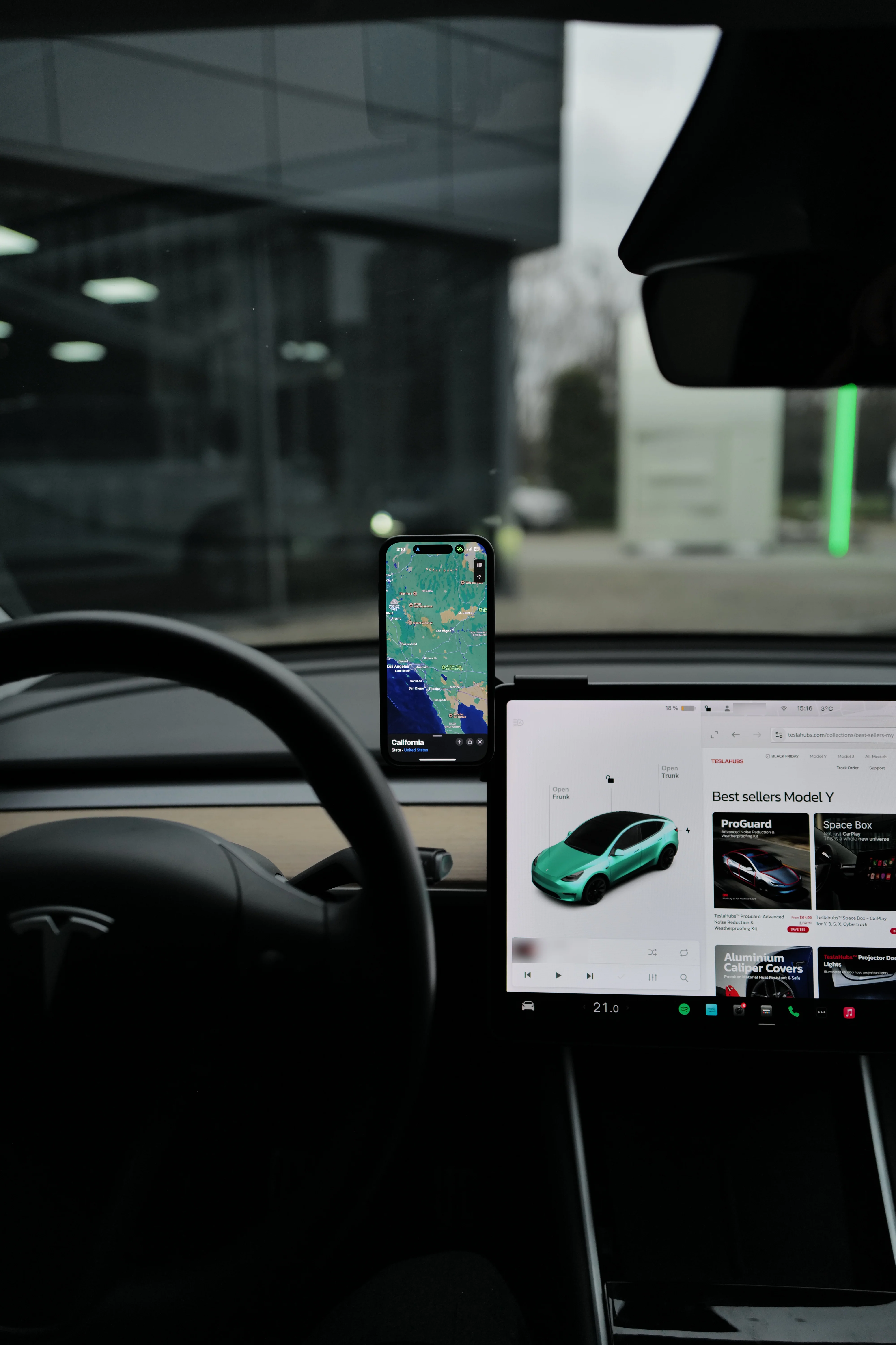 Teslahubs™ MagSafe Phone Holder - Image 14