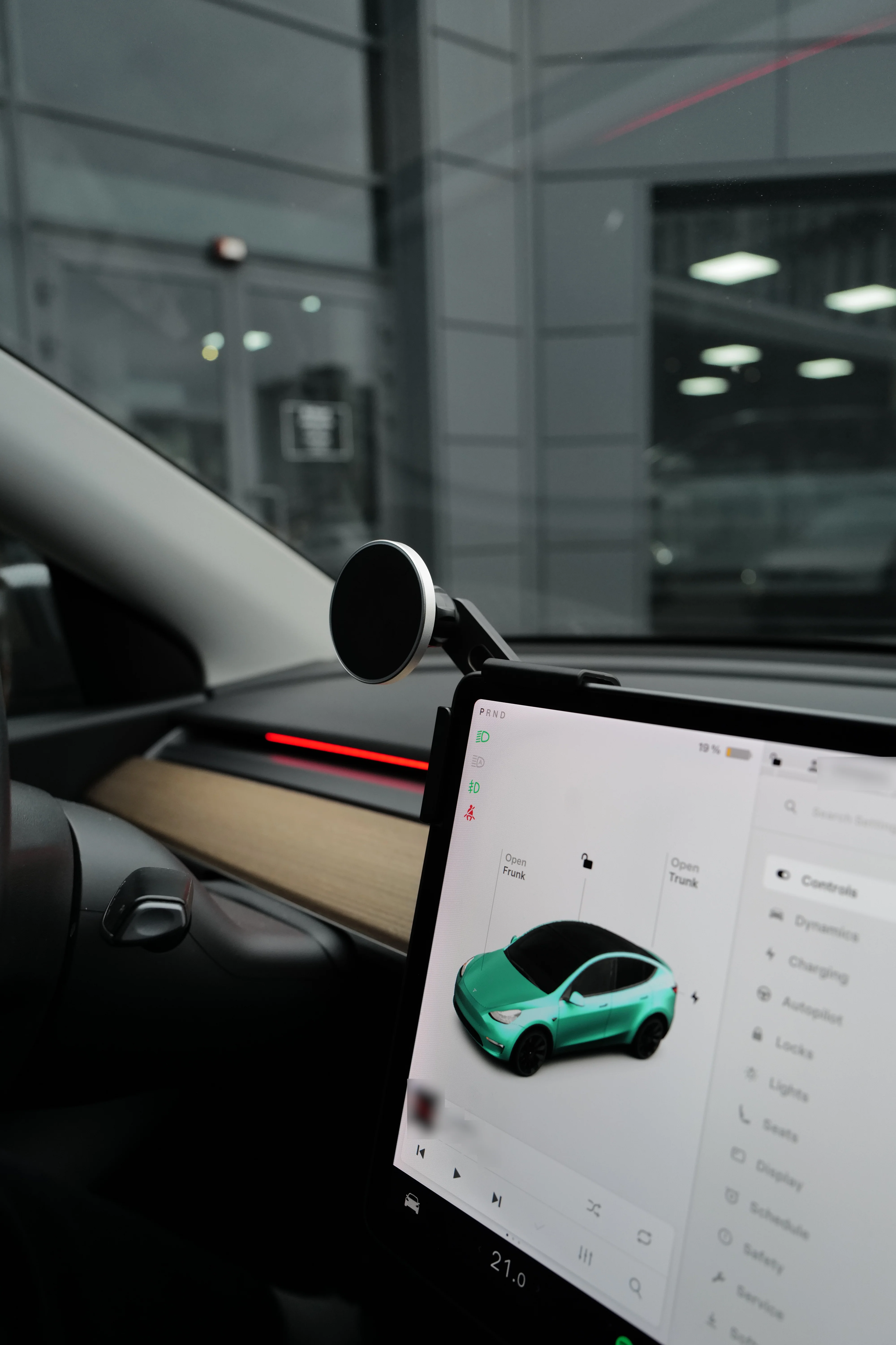 Teslahubs™ MagSafe Phone Holder - Image 5