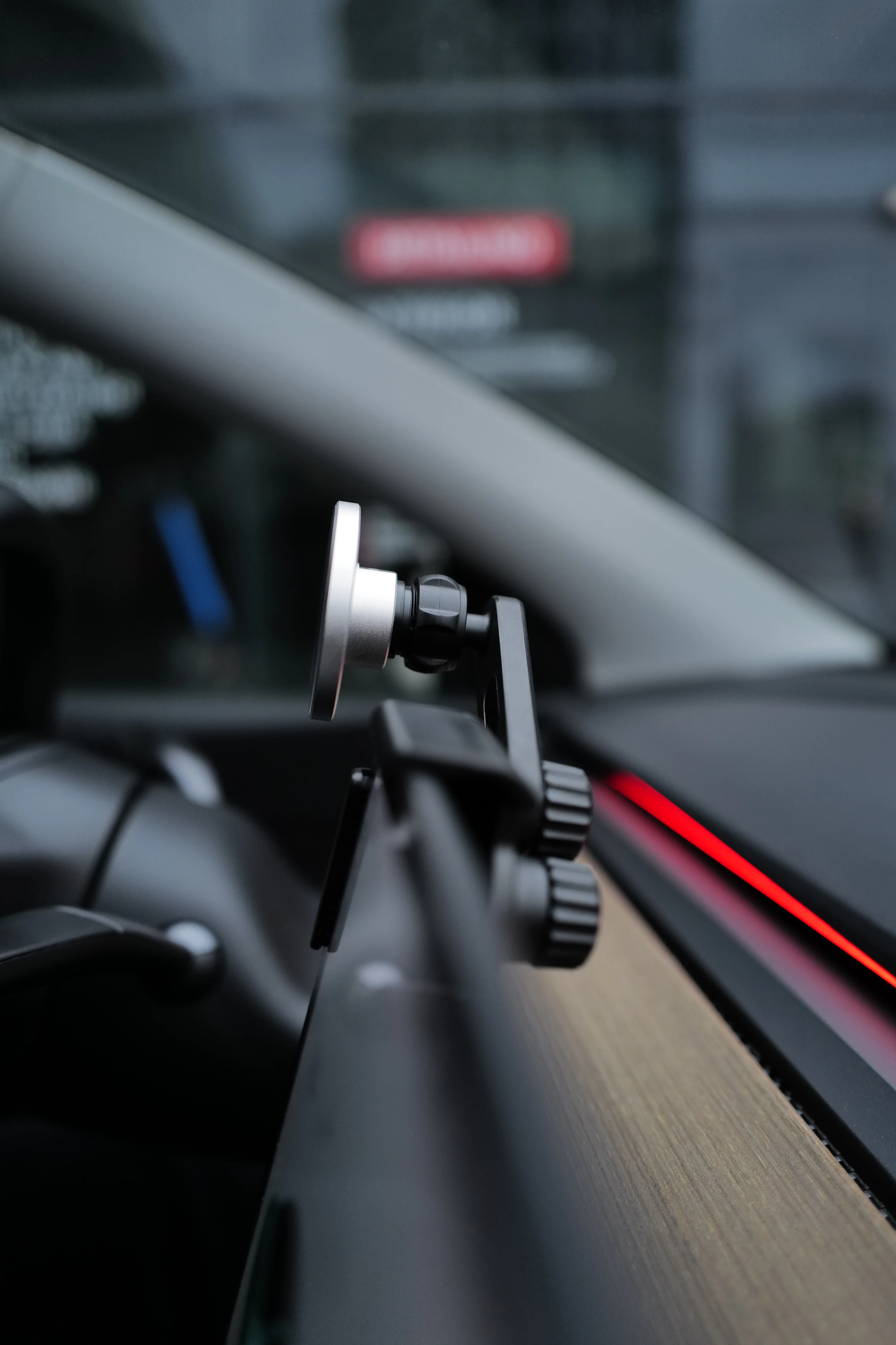 Teslahubs™ MagSafe Phone Holder - Image 6